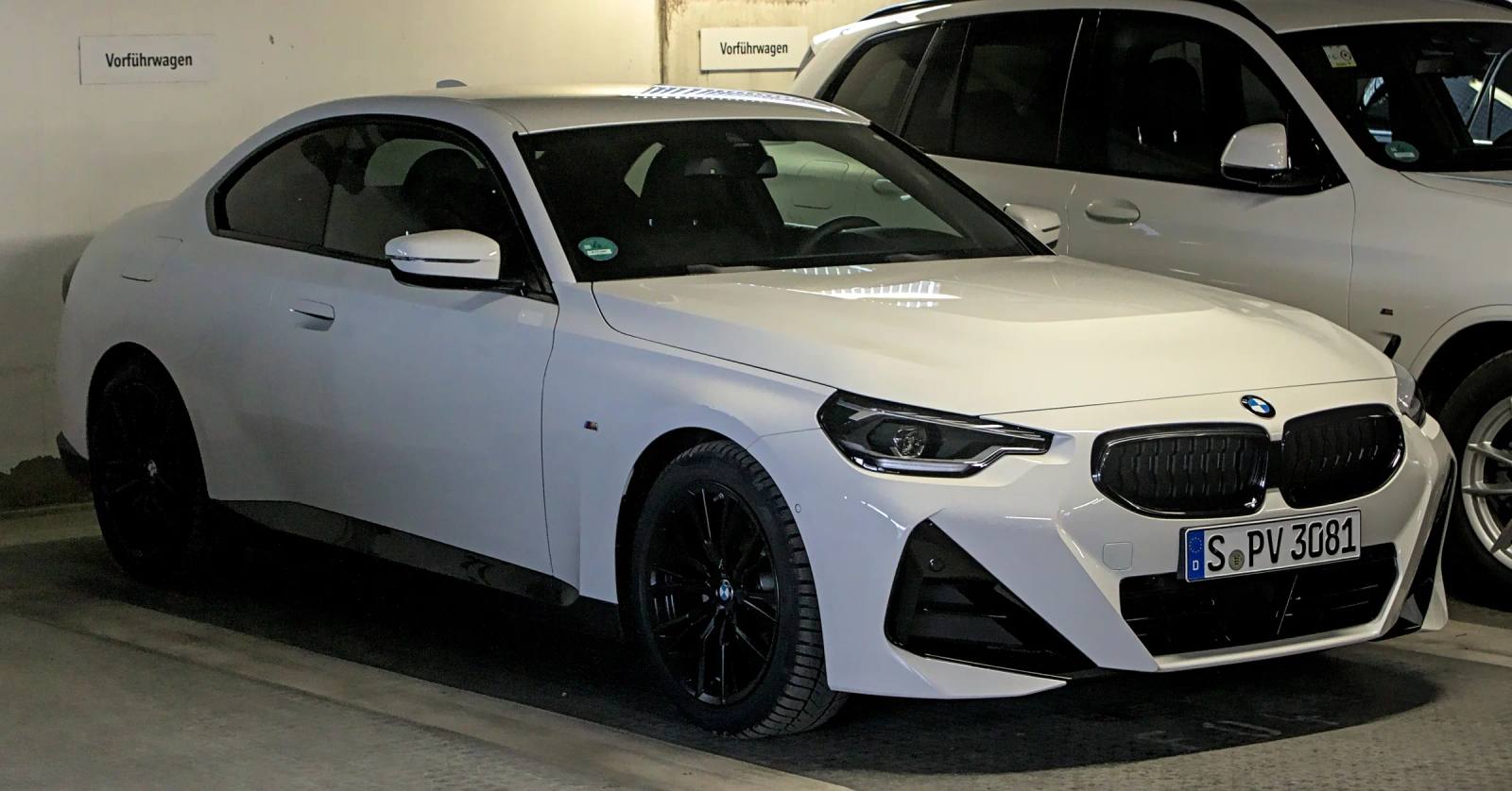 230i