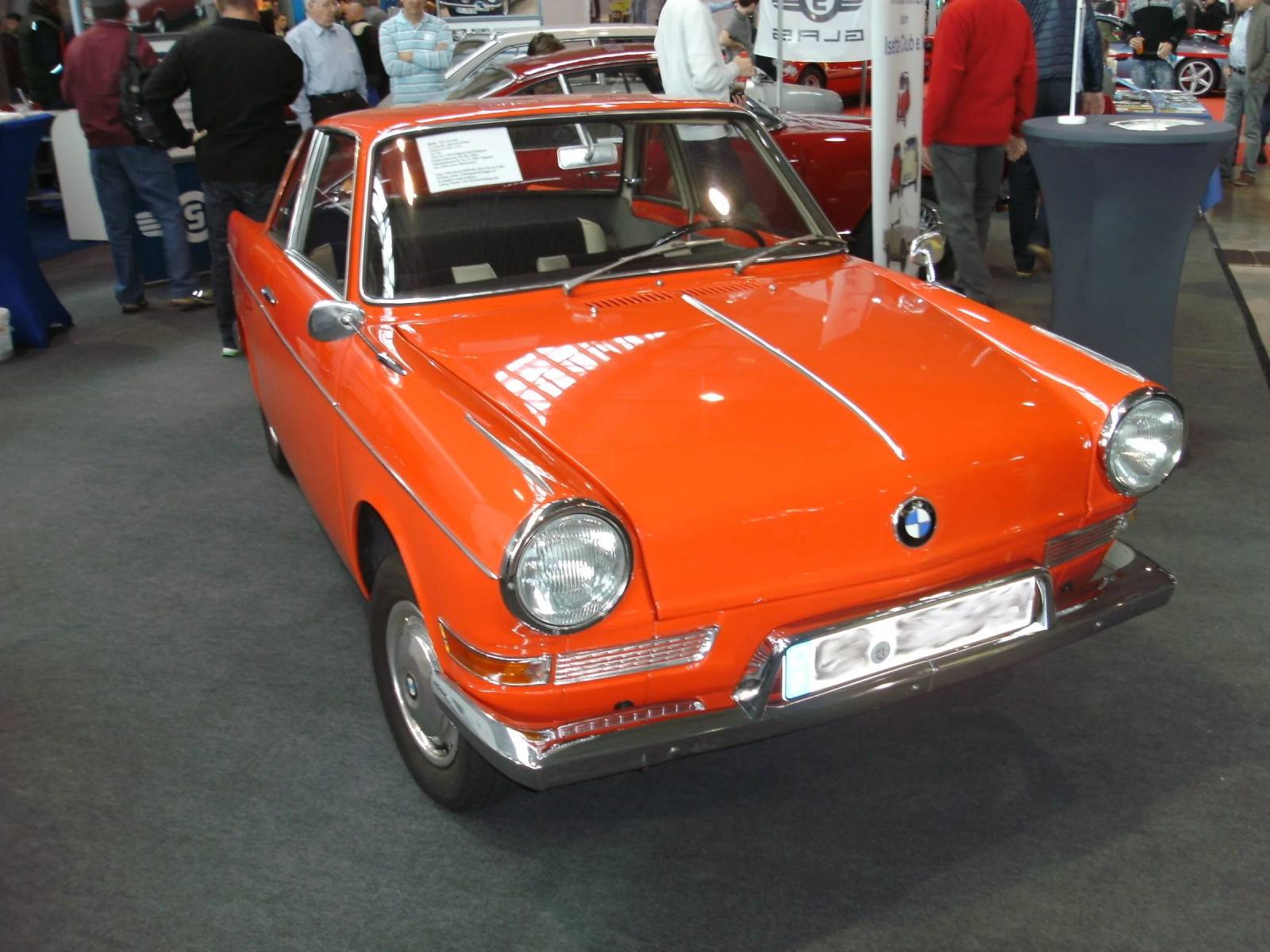 700 Coupe