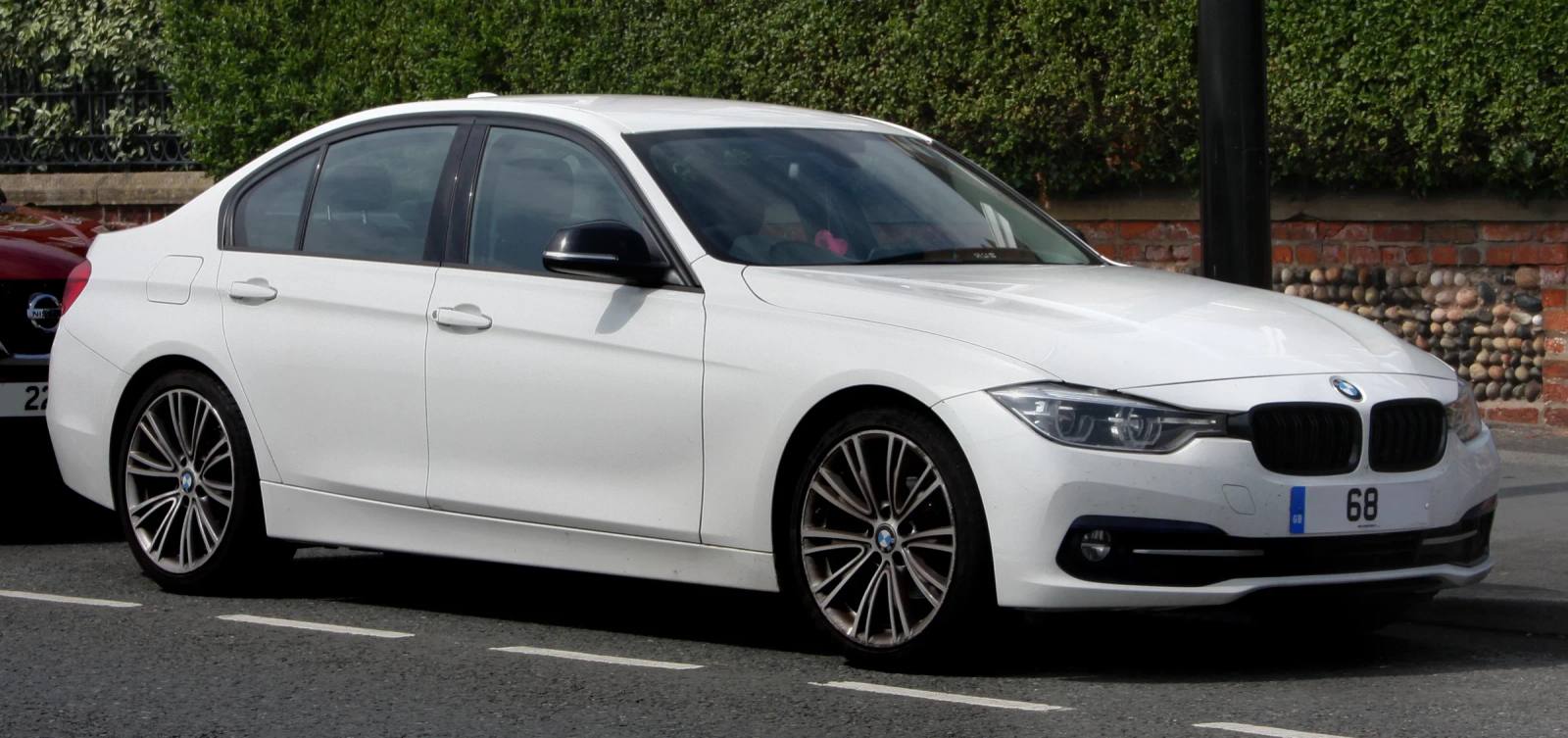 320i