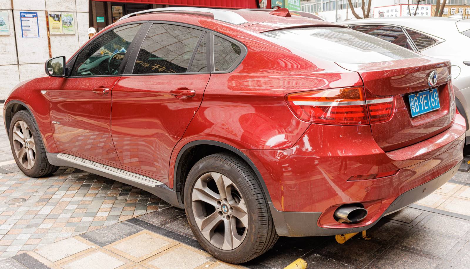 xDrive50i
