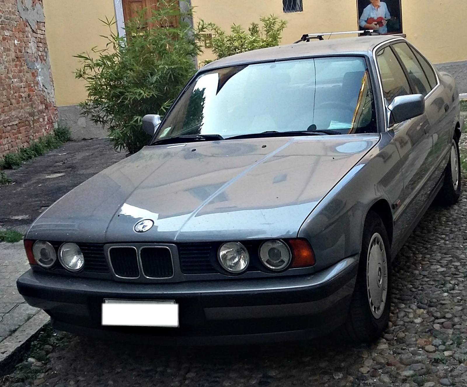 525i