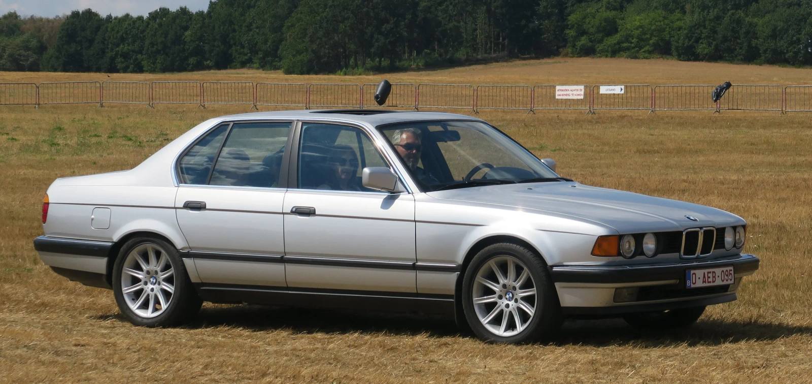 740i