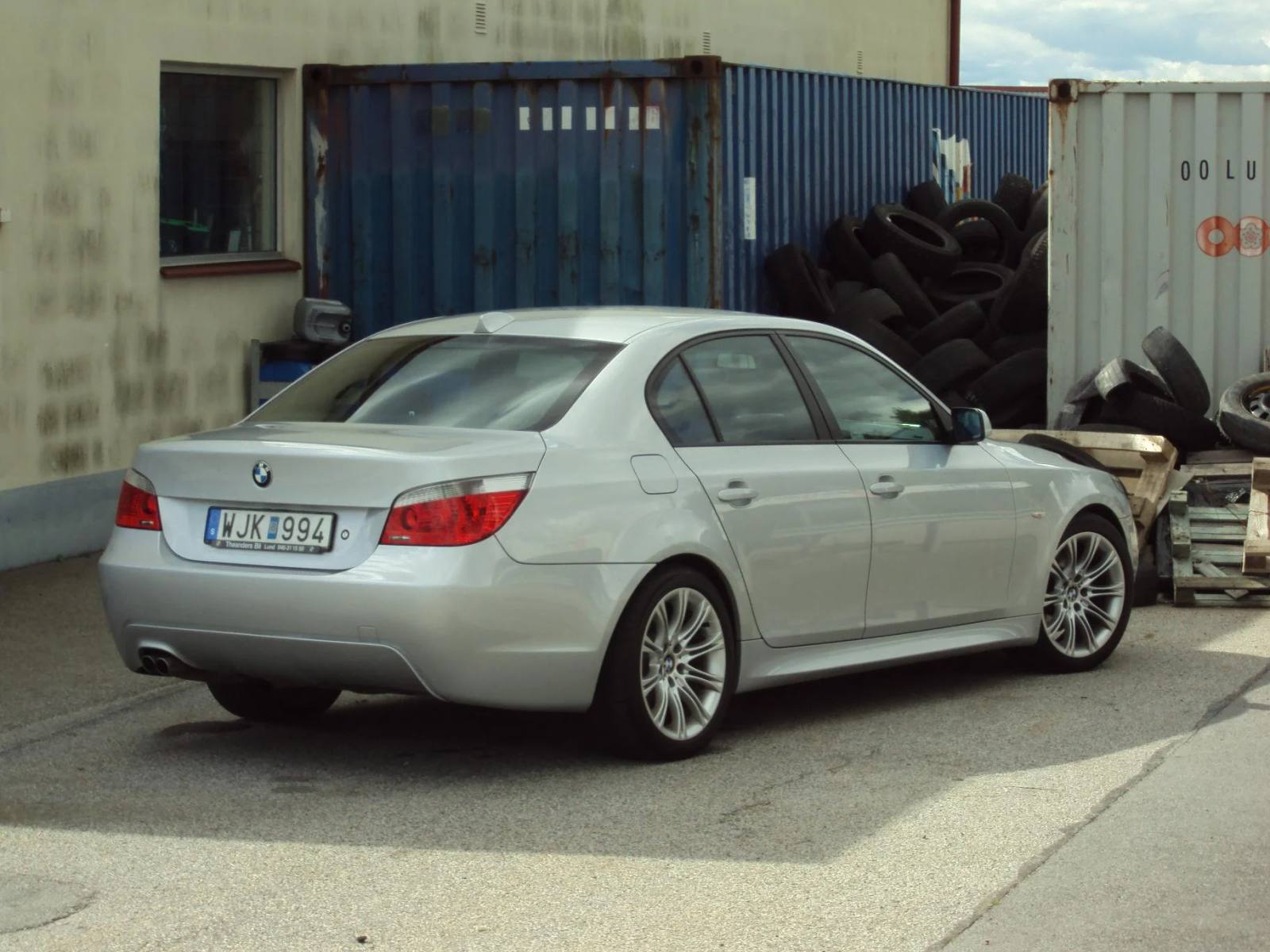 525i