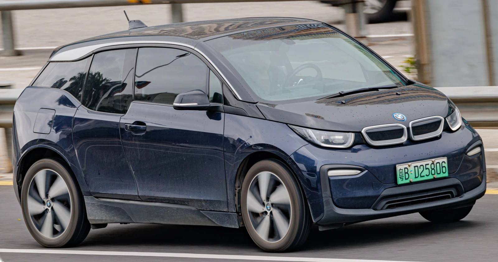 i3
