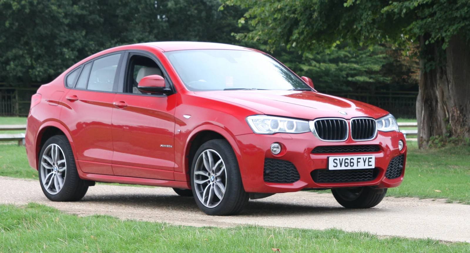 xDrive20i