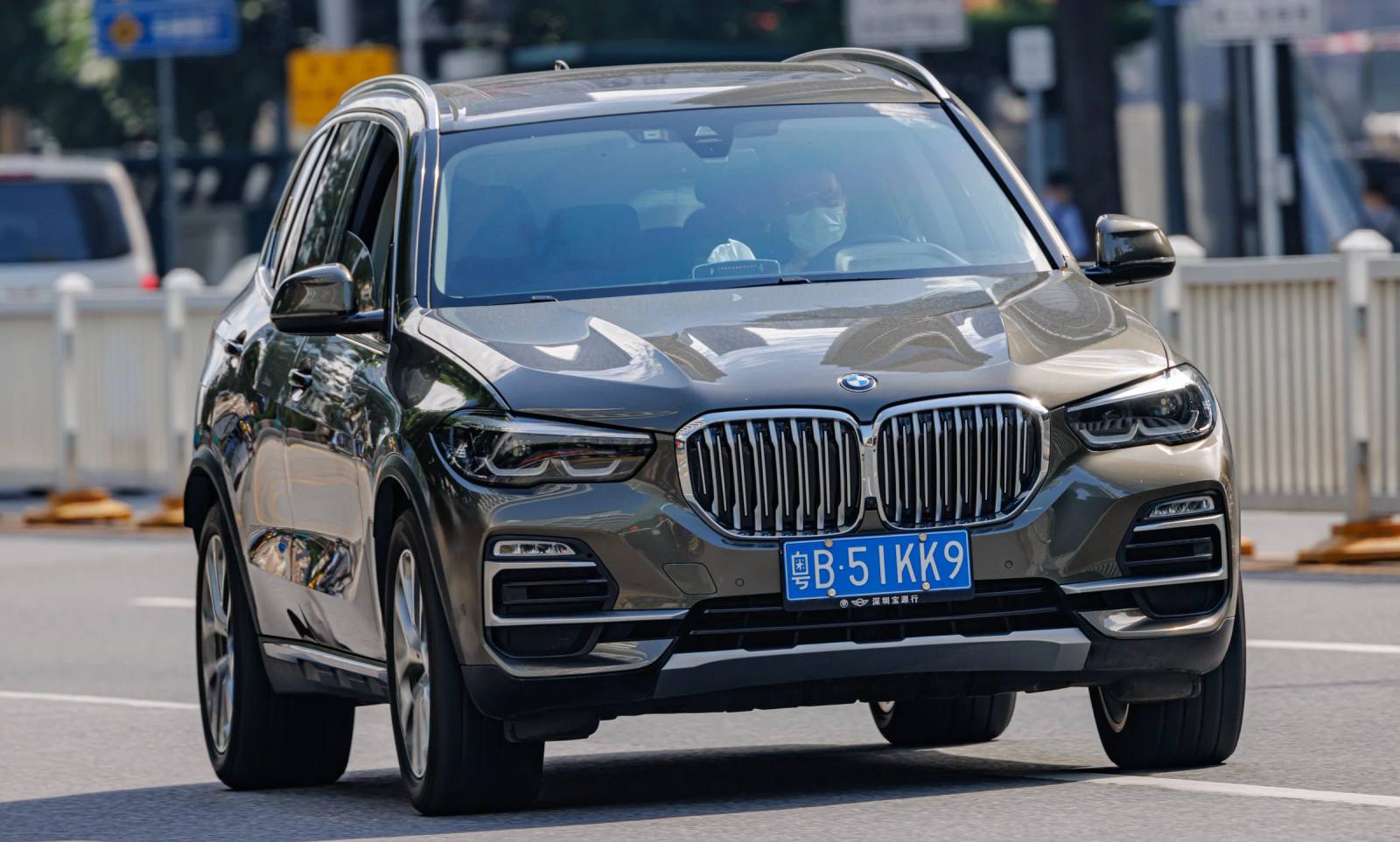 sDrive40i