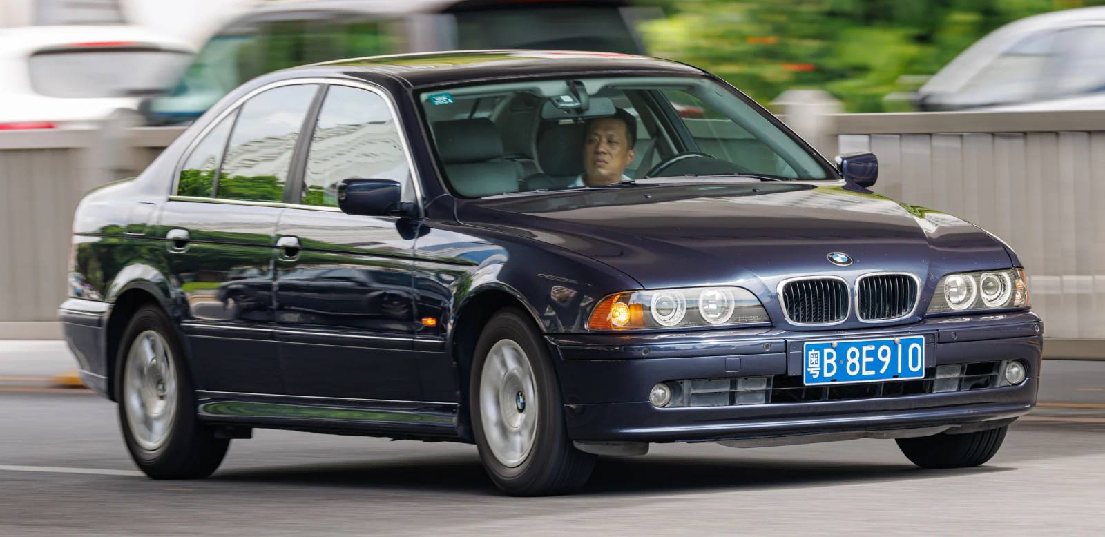 540i