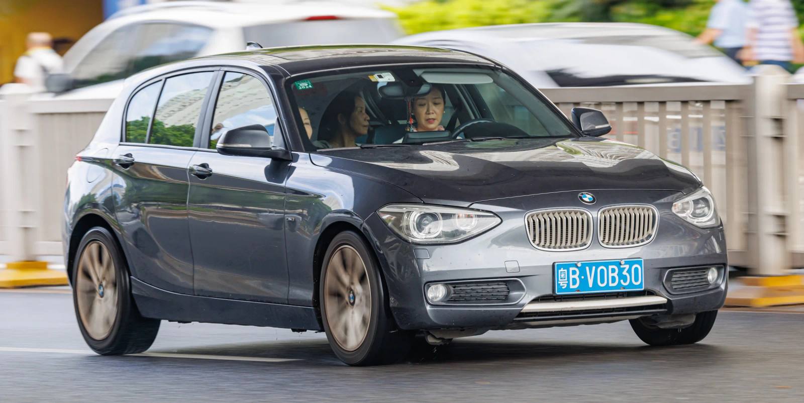 118i