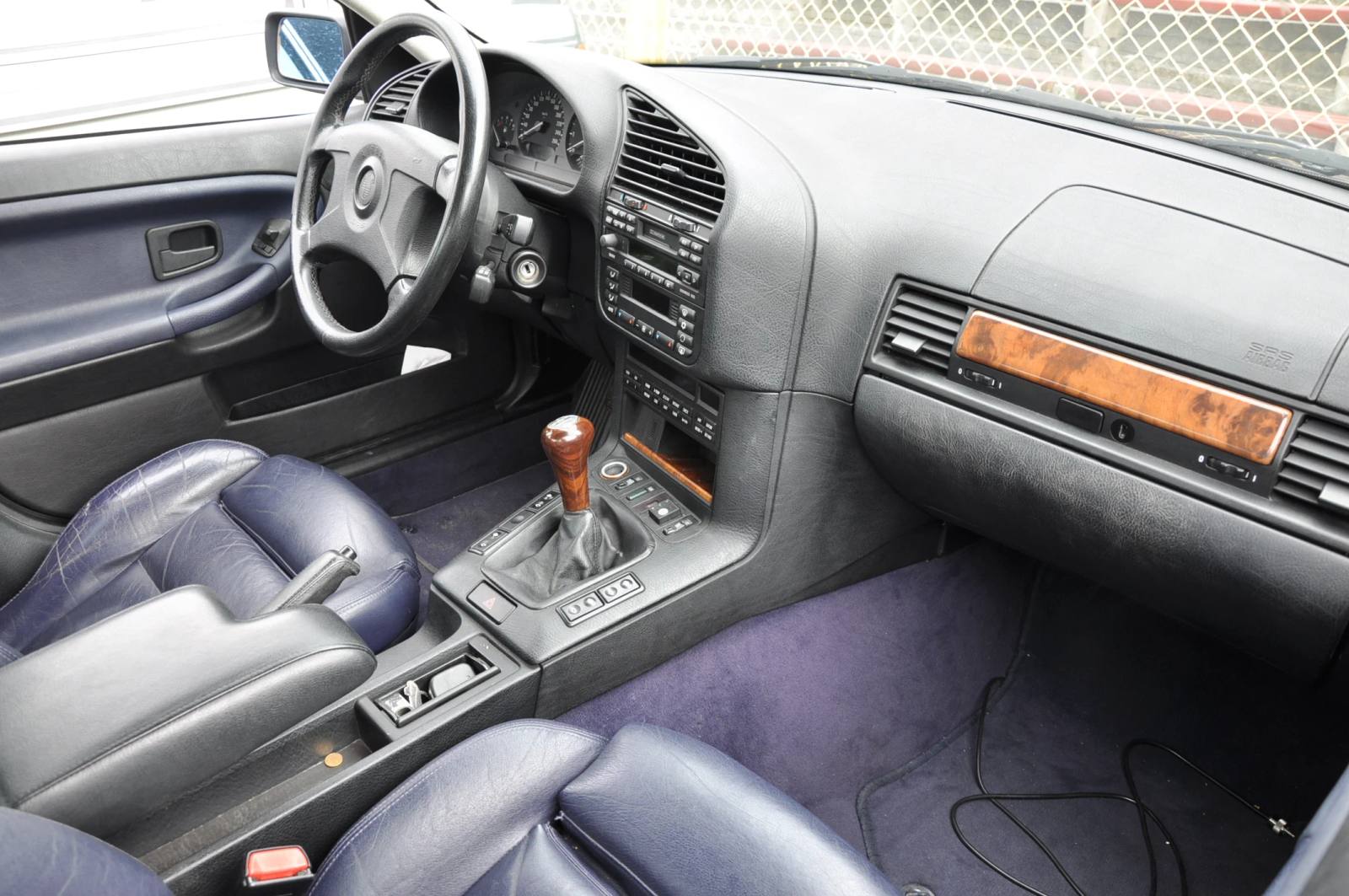 320i Touring
