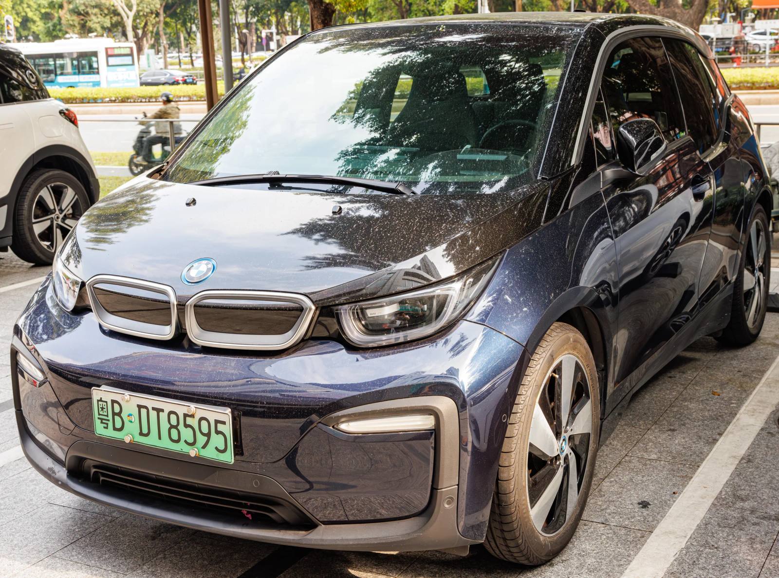 i3