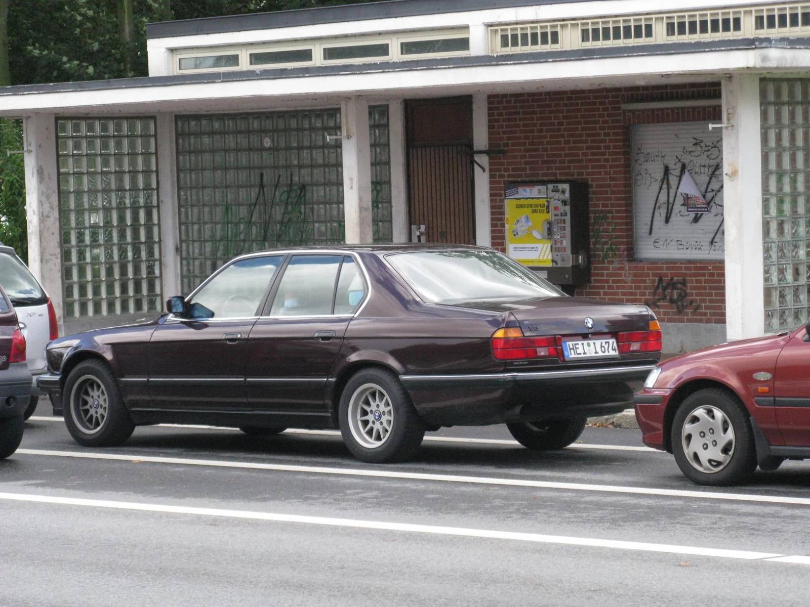 750i