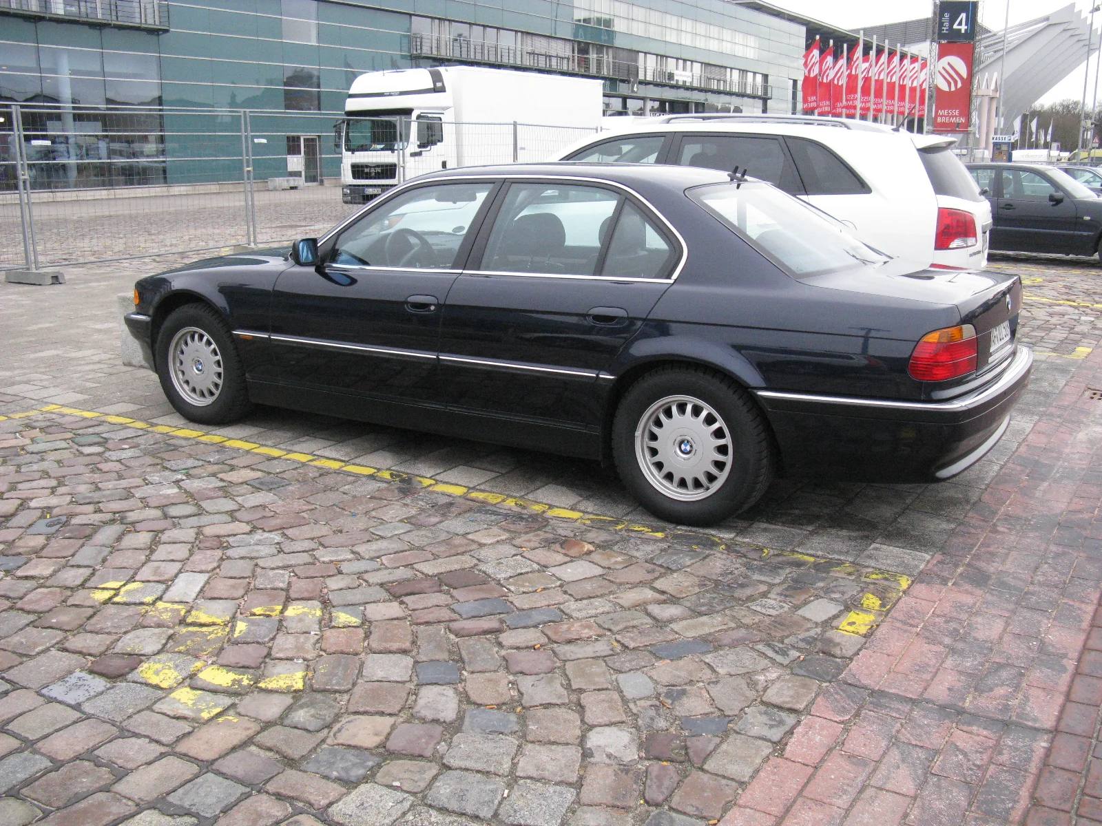 750i