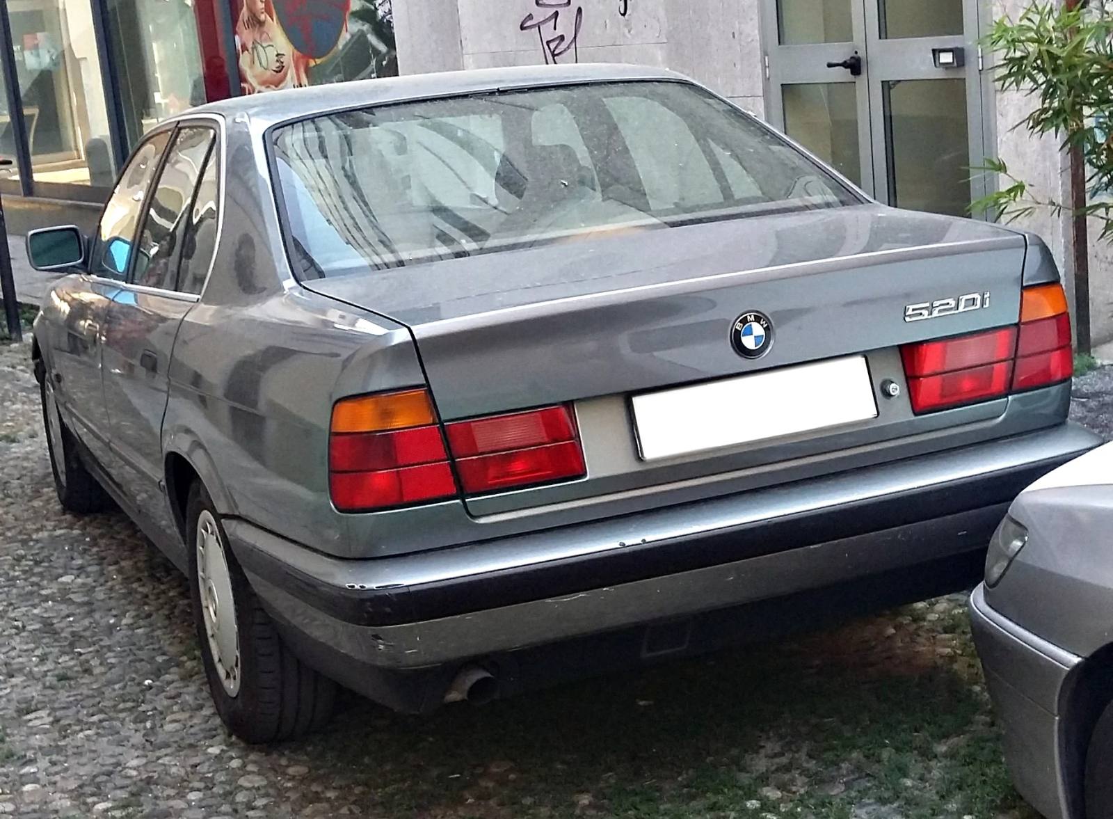 525i