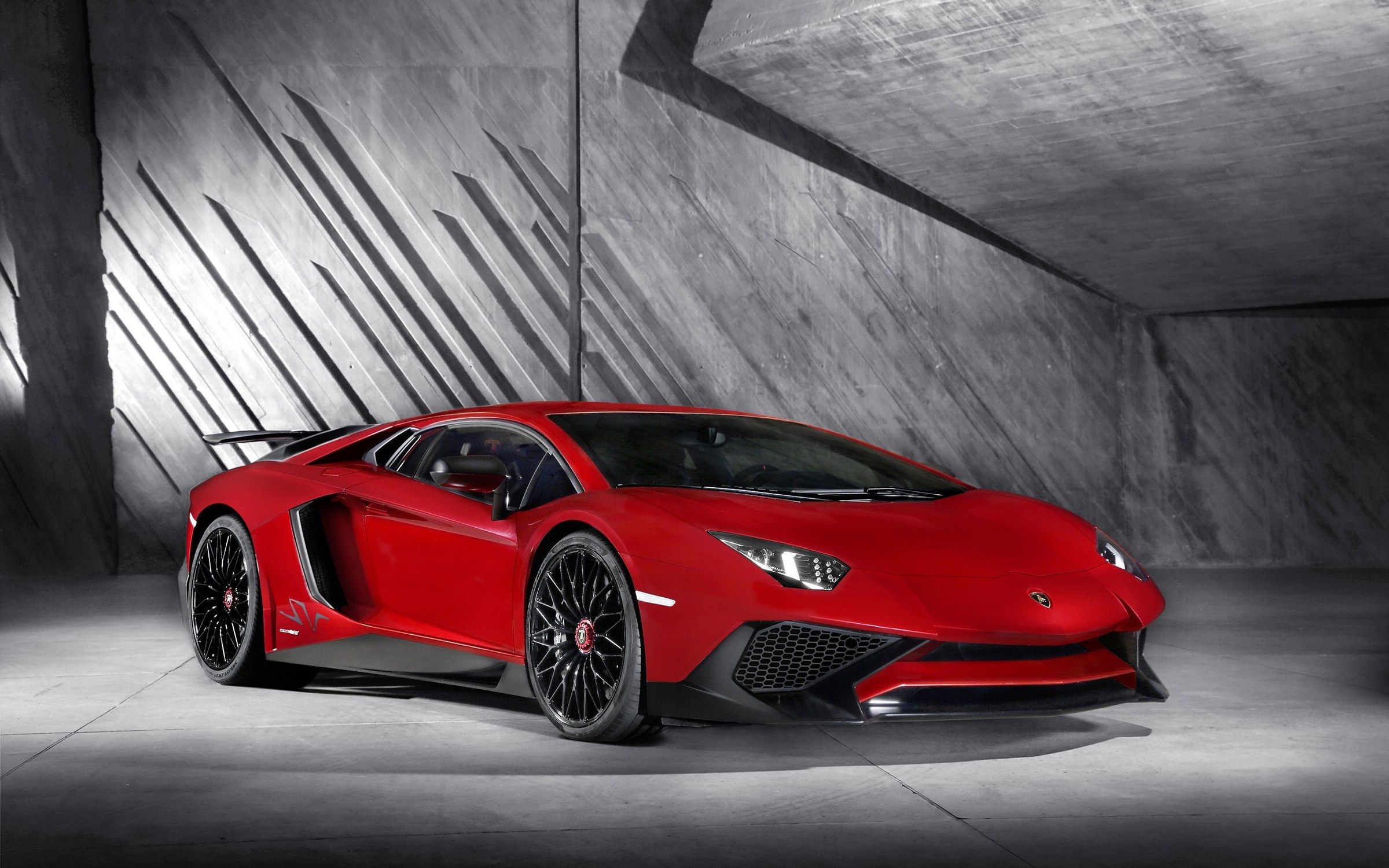 Aventador SV
