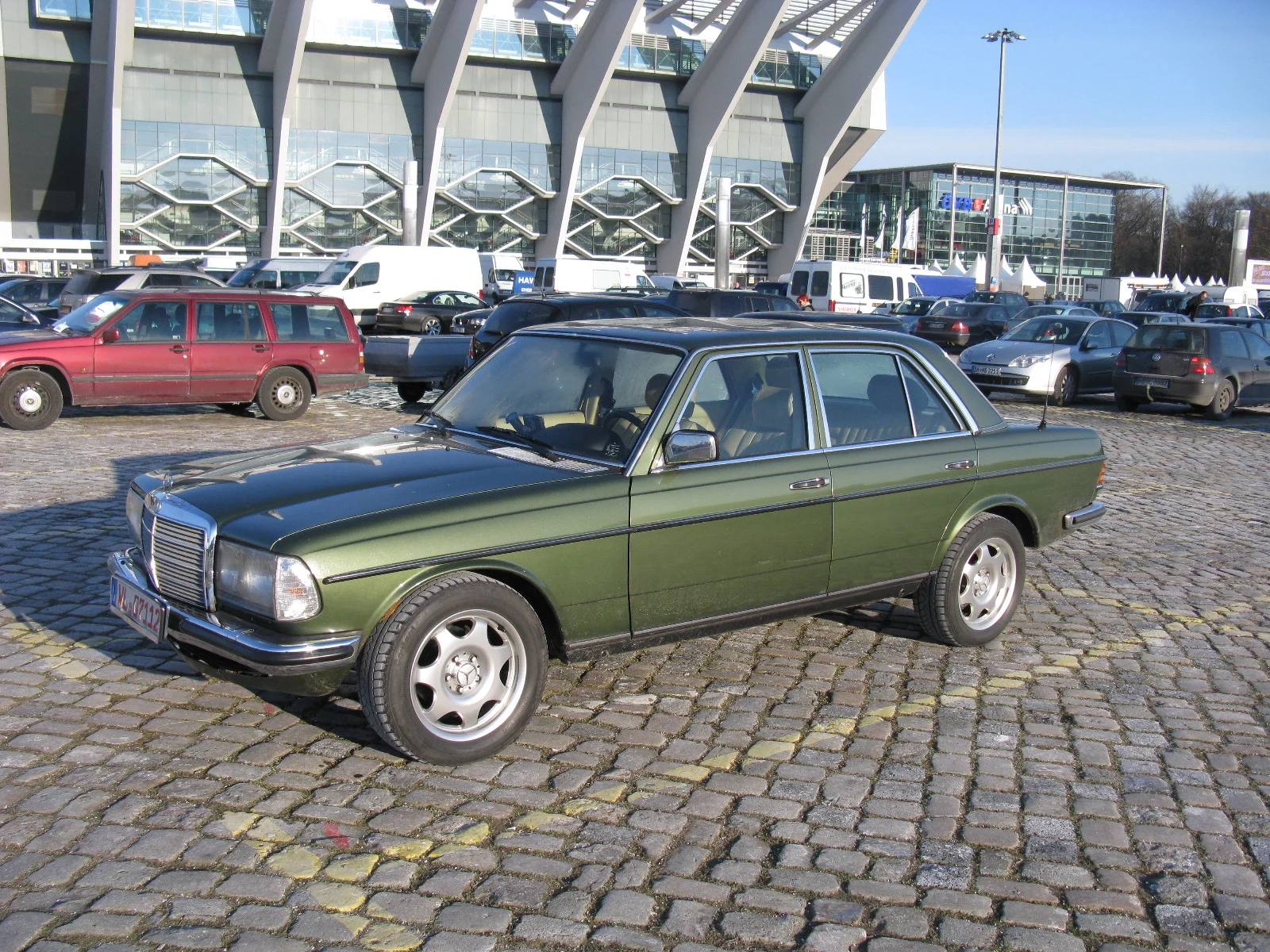 280 E