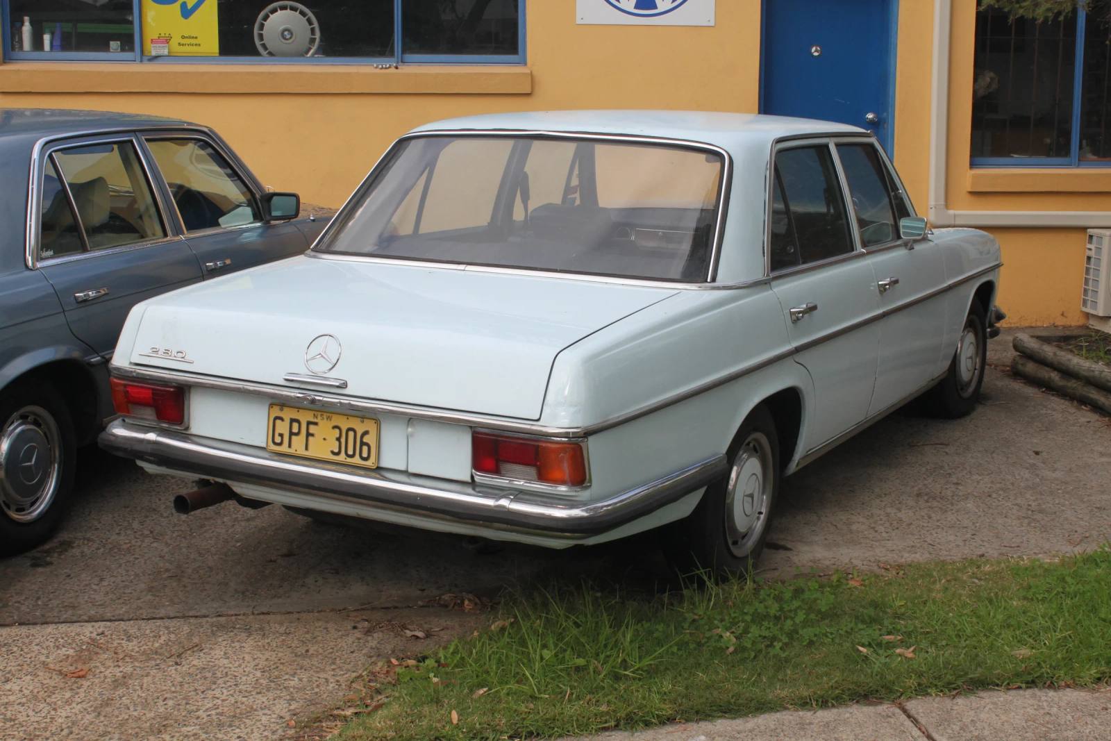 250