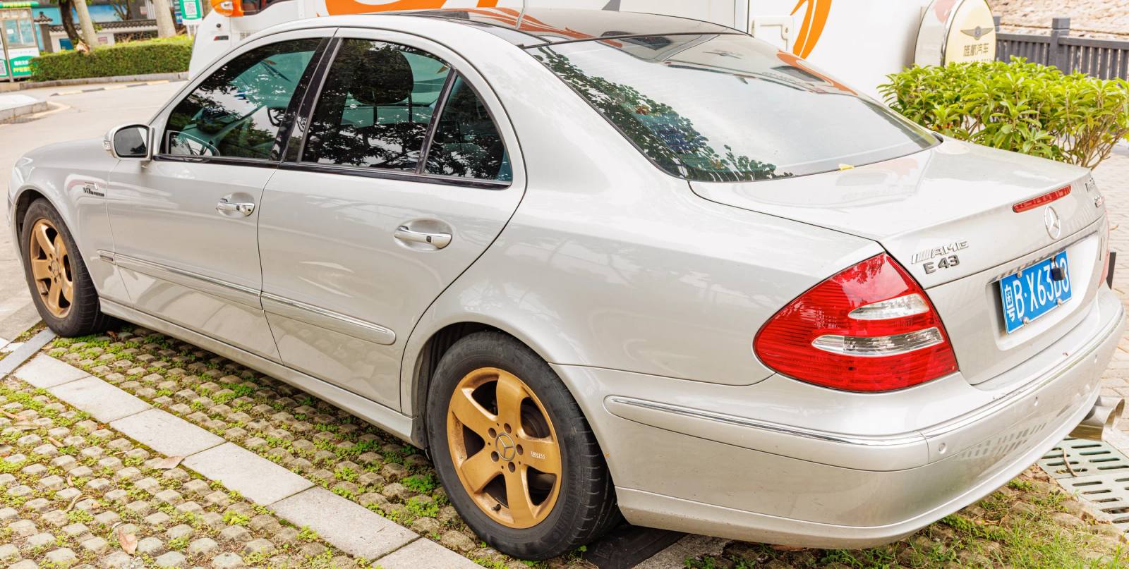 E 350